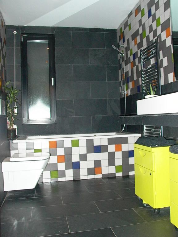 Casa Ceca De La Playa Y Barcelona, Con Piscina Climatizada Y Jacuzzi Villa Vallromanes Phòng bức ảnh